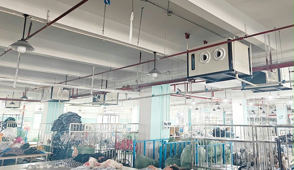 制衣厂制冷降温，应用蒸发冷省电空调-蒸发冷吊式射流型空调