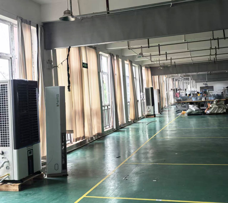 制衣厂整体制冷降温，应用蒸发冷省电空调-立式轴流双风口机型